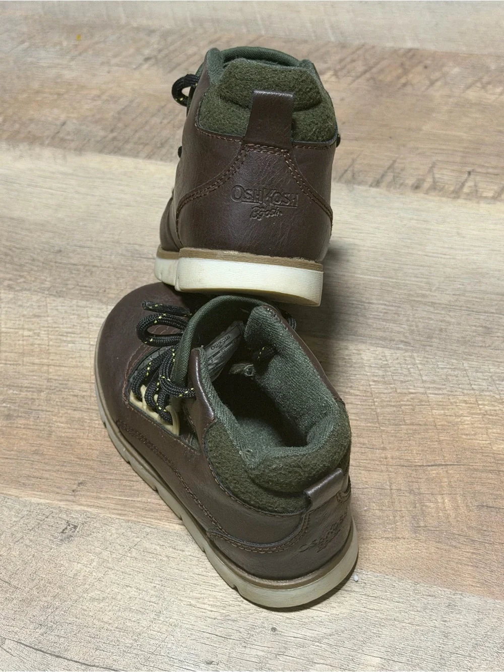 OshKosh B’gosh Toddler Boots | Size 8